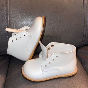 Baby hard bottom shoes Used good condition. No shoestrings. Good condition.